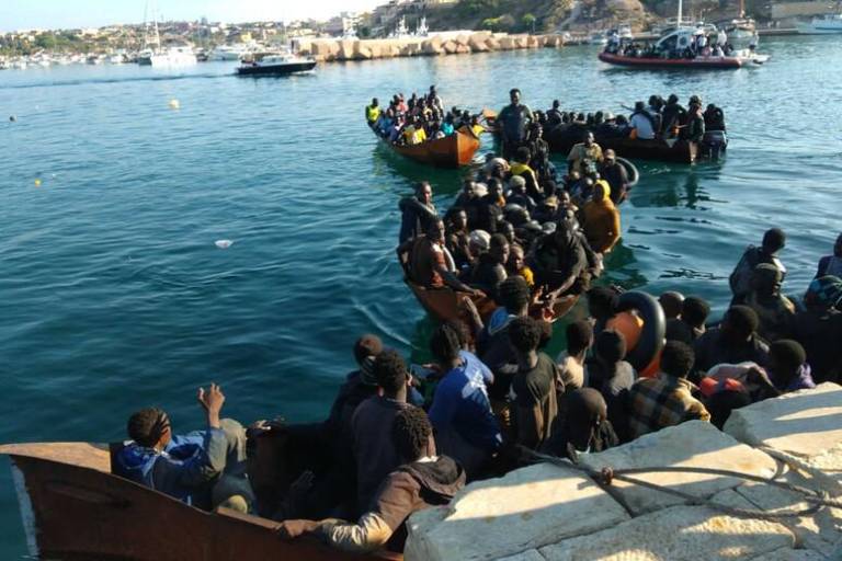 Arriban 7 mil migrantes a Lampedusa en tres días; Italia pide ayuda a la ONU