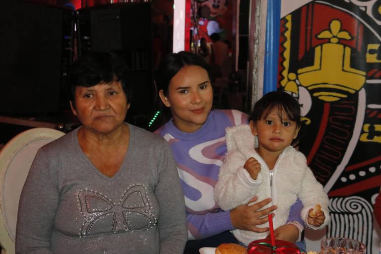 Celebra Ganac su tradicional posada con fiesta circense