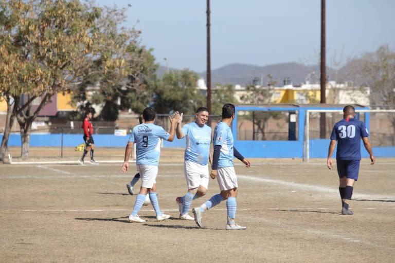 Doctor Nares continúa en la parte alta de la Liga de Futbol Intermédicos