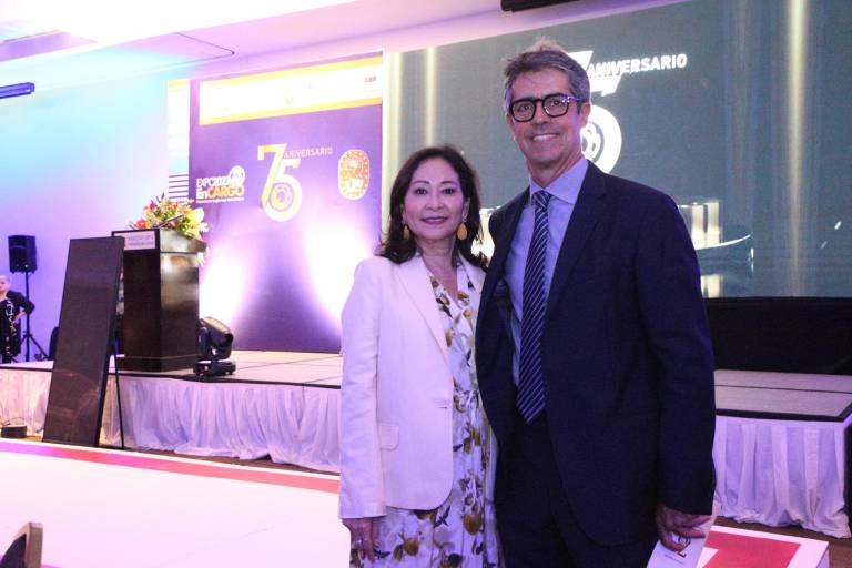 El empresario Rodolfo Madero Rodríguez recibe el Galardón Canacintra 2022