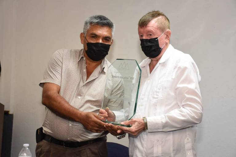 El doctor Epifanio Castañeda es premiado por su contribución a la medicina deportiva en Mazatlán