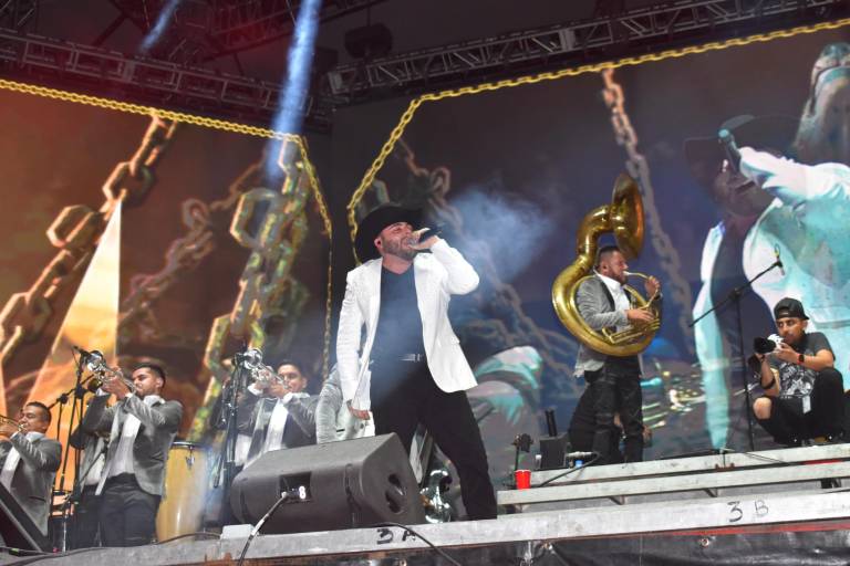 Vibran fans de Alfredo Olivas, Gerardo Ortiz y Roberto Tapia con el show ‘Qué Siga la Fiesta’
