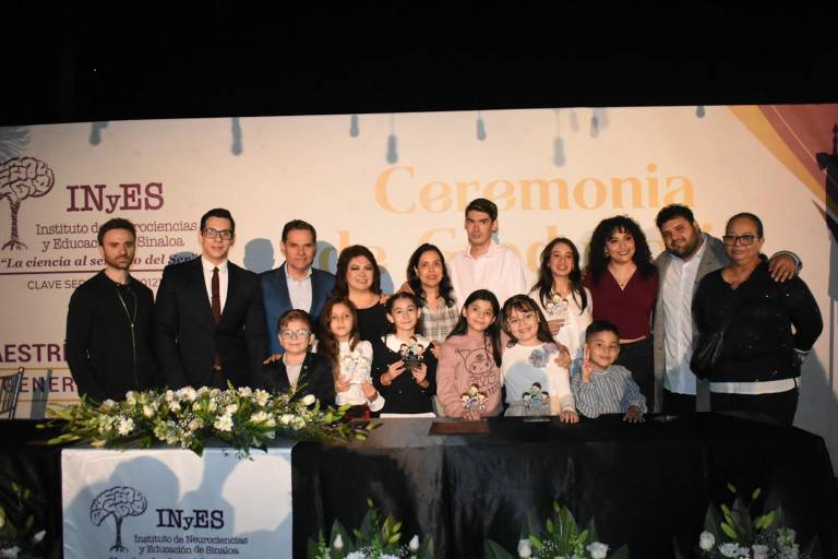 Egresa nueva generación de especialistas en Gerontología y Autismo