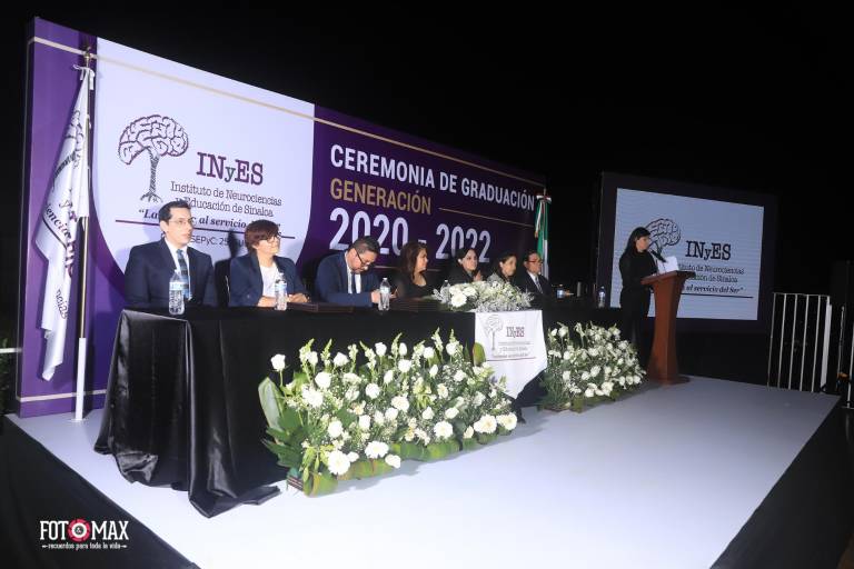 ¡Ya son graduados del Instituto de Neurociencias!