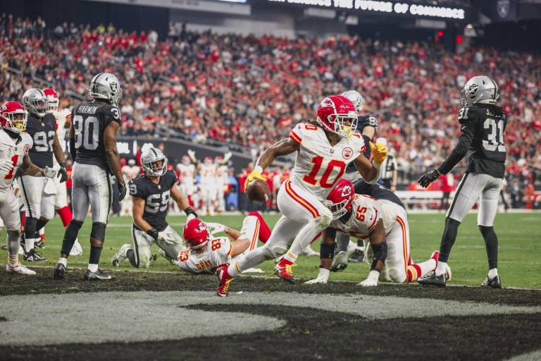 Chiefs aseguran ser el sembrado 1 de la AFC tras triunfo ante Raiders