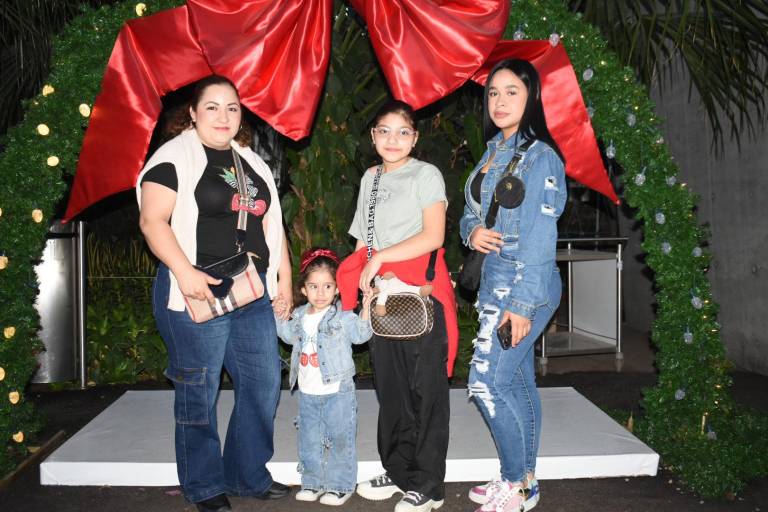 Despiden las luces más brillantes del Botánico