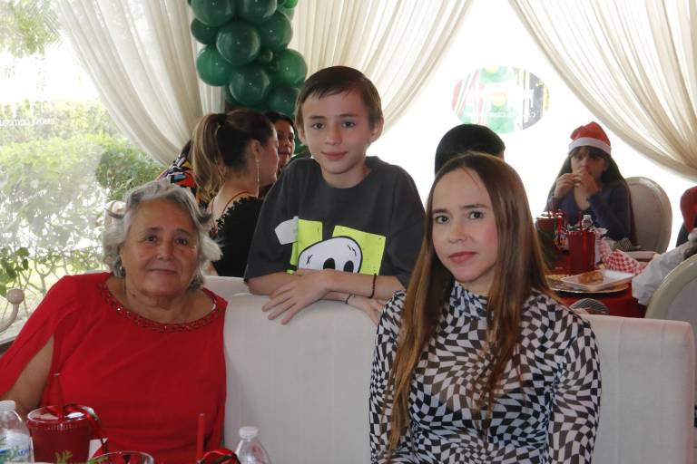 Celebra Ganac su tradicional posada con fiesta circense