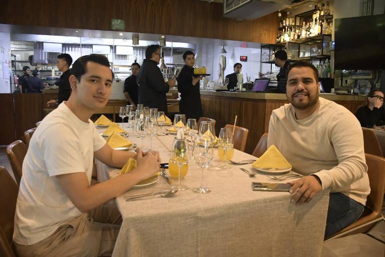 Disfrutan del rico sabor de España en el Villa Unión