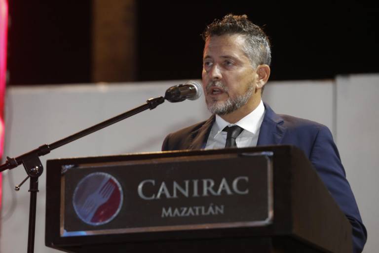 Ratifican a Rodrigo Becerra como presidente de Canirac