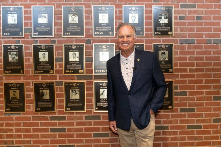 Ryne Sandberg revela que ya no tiene señales de cáncer