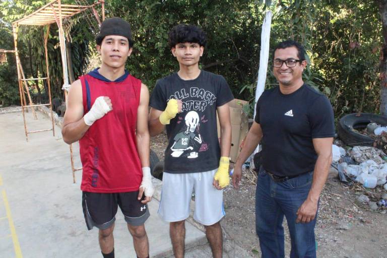 Boxeadores rosarenses buscan boletos para el estatal de los Juegos Conade