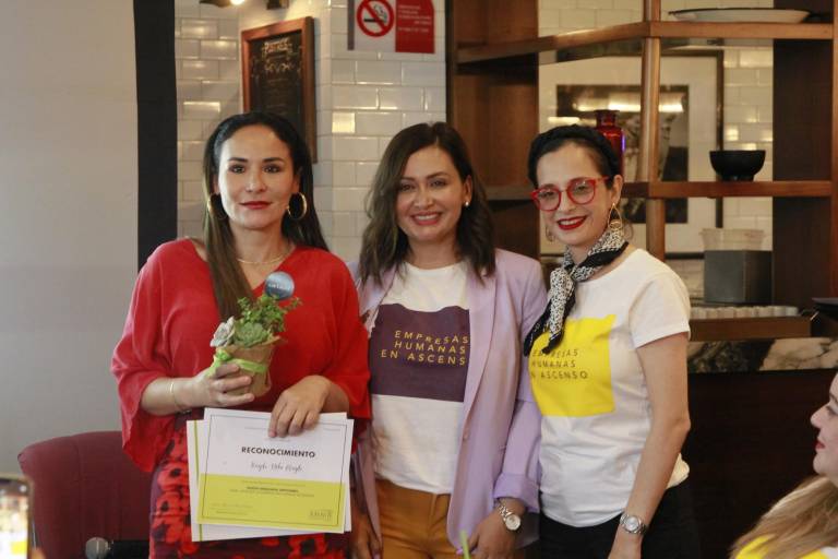 Comparten su experiencia como empresarios