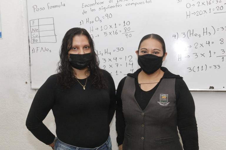 Dan alumnos la bienvenida al nuevo ciclo escolar 2022-2023