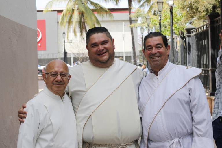 Celebra la iglesia su Misa Crismal