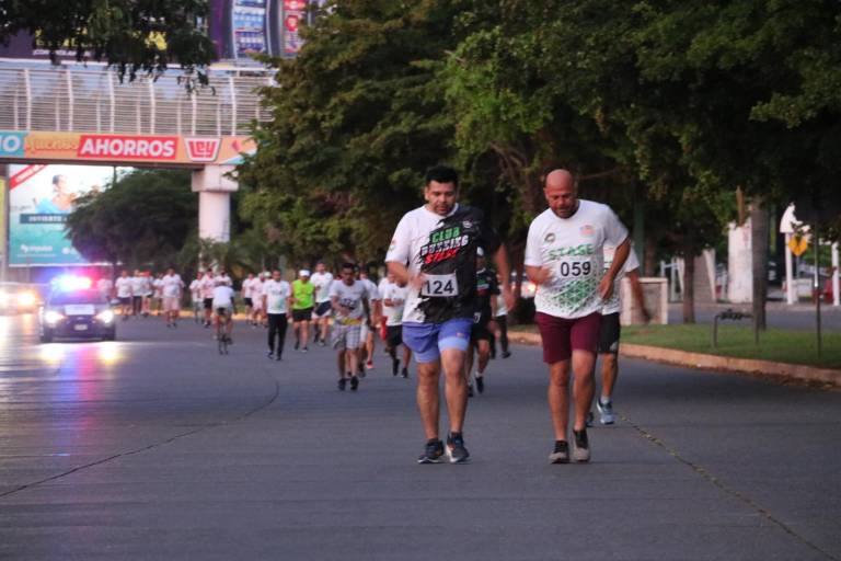 Miembros del STASE se unen en la Caminata 5K