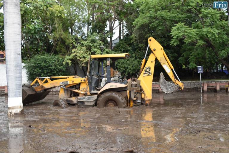 Desbordamiento de arroyo en Autlán, Jalisco, deja siete muertos y nueve desaparecidos