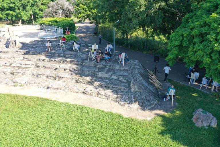 Artistas y aficionados se inspiran en la Bandera de México para pintarla