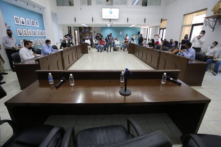 Suspender sesión fue un acto de desesperación del Alcalde, dice el Regidor Roberto Rodríguez