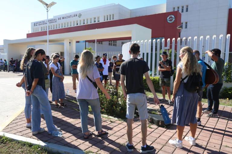 El Hospital General de Mazatlán recibió hasta 92 pacientes en la tercera ola; se espera incremento a mediados de enero