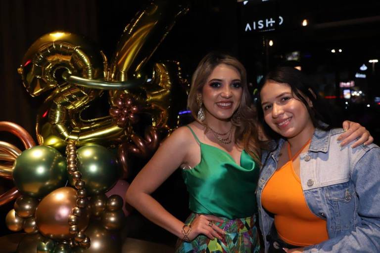 ¡Felices 24, Alina!