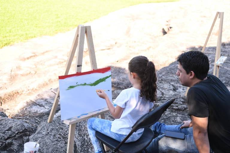 Artistas y aficionados se inspiran en la Bandera de México para pintarla