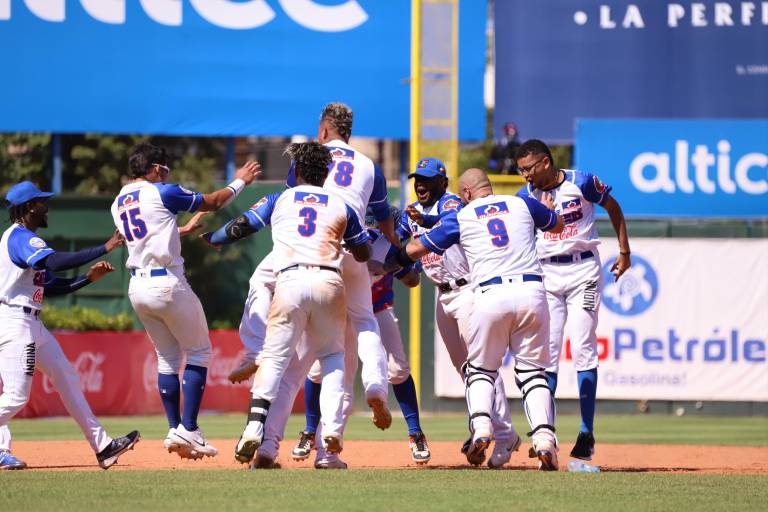 Caimanes de Colombia deja en el terreno a Astronautas de Panamá para seguir invicto en la Serie del Caribe