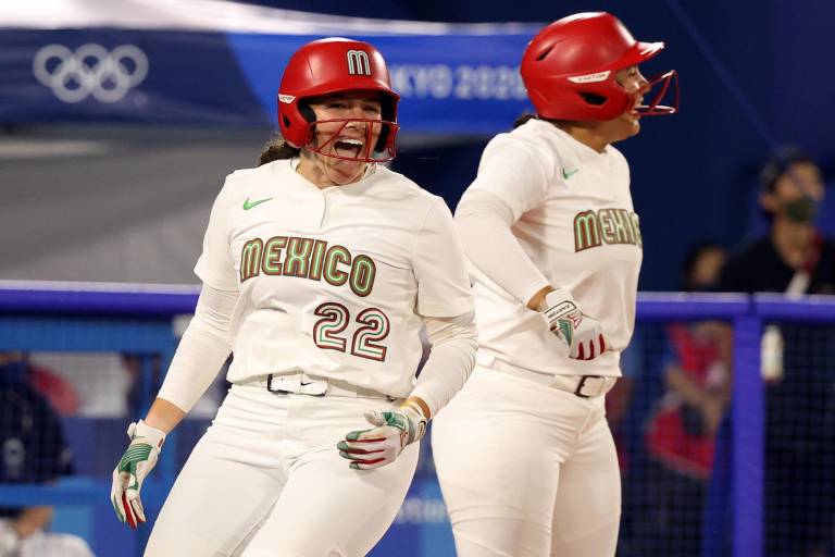 COM investigará a equipo de softbol por no portar bandera de México