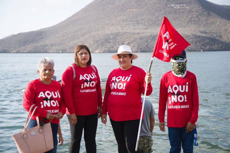 Pancho y María desde hace 42 años viven en Lázaro Cárdenas, no quieren que llegue la planta de amoniaco