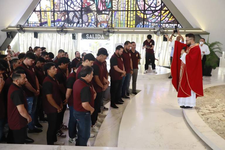 Ofrecen misa por la espiritualidad de Tomateros de Culiacán previo a la temporada 2023-2024