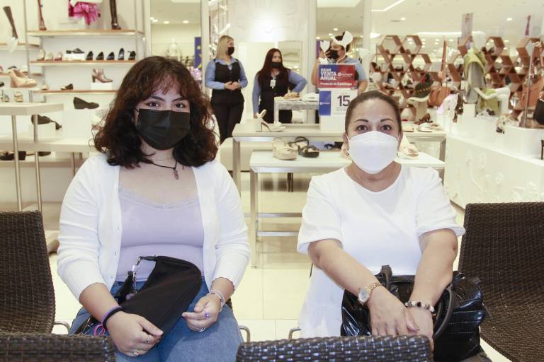 Laura Cuevas presenta ‘El diario de Cayetana’