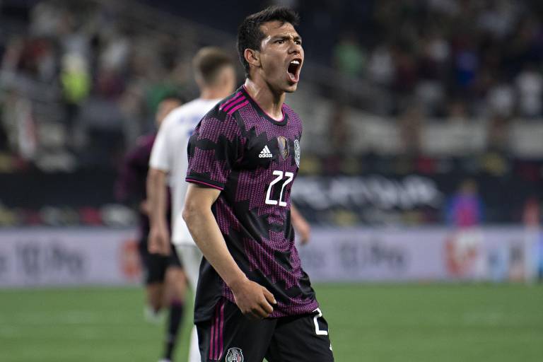 Doblete de Chucky Lozano da sufrido triunfo de México ante Islandia