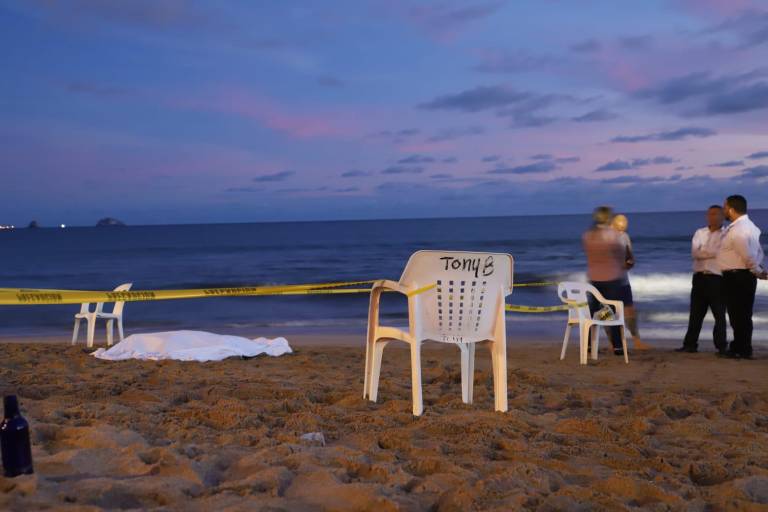 Fallece ahogado turista de Jalisco en playa de Mazatlán