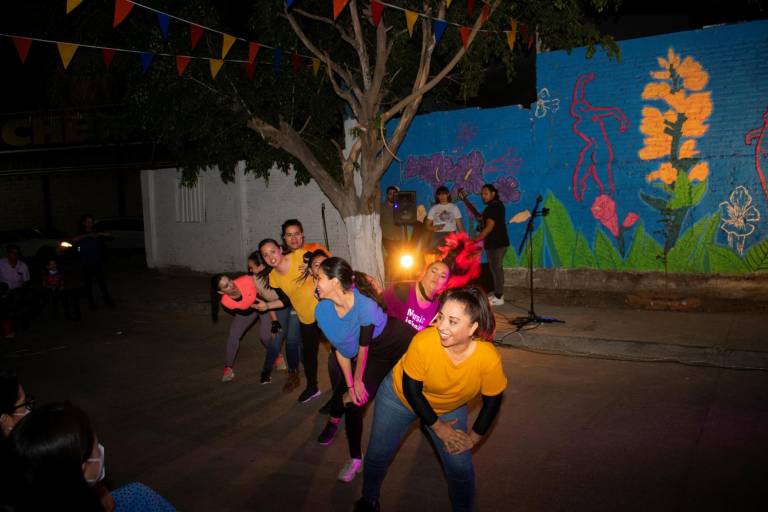 Inauguran el mural ‘Paisajes Creativos’ y siembran una amapa