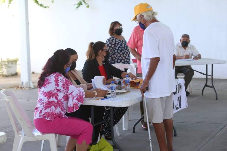 Con denuncias de padrones incompletos, votan para renovar dirigencia del SNTE 27 en Mazatlán