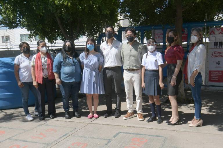 Combaten la escasez de agua en comunidades con el programa Escuela de Lluvia, en Sinaloa