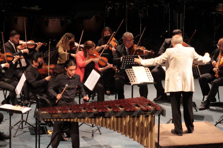 Roberto Juárez interpreta a Bach en la marimba