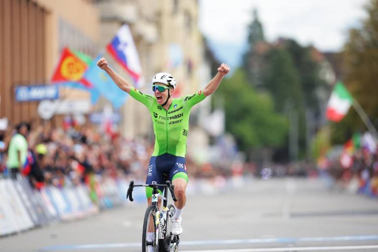 Tadej Pogacar conquista en solitario el Mundial de Ciclismo de Ruta en Zúrich