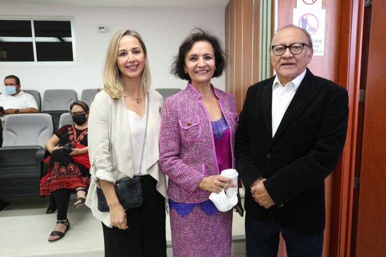 Antonio López Sáenz es nombrado Patrono honorario del Faro Mazatlán