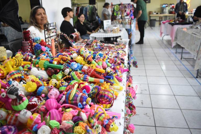Emprendedores locales de Culiacán promocionan este sábado sus productos en el Mercado Yameto