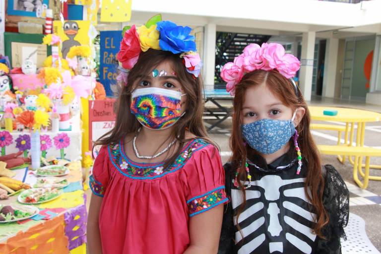 Celebran el Día de Muertos en la Activa Integral