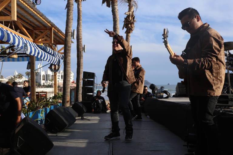 Se inaugura El Muchacho Alegre en la Zona Dorada de Mazatlán