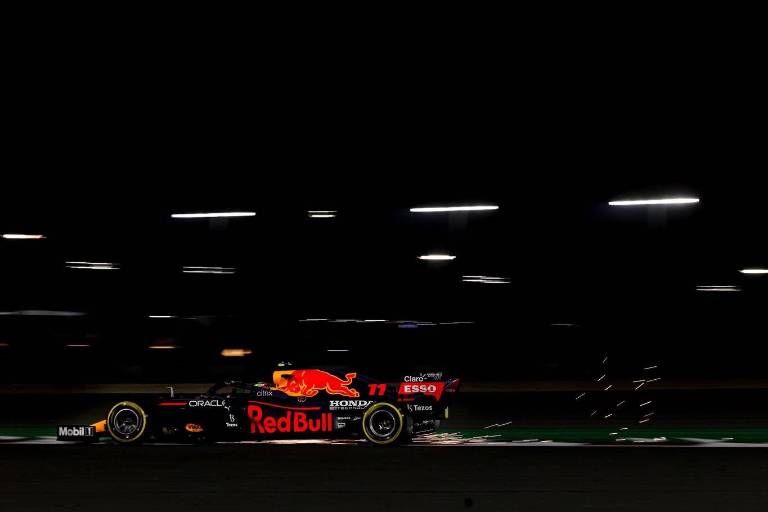 Checo Pérez saldrá en undécimo en el Gran Premio de Qatar; Lewis Hamilton se lleva la pole