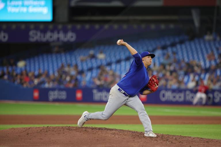 Mexicano Javier Assad es perjudicado por el relevo de los Cachorros en Toronto