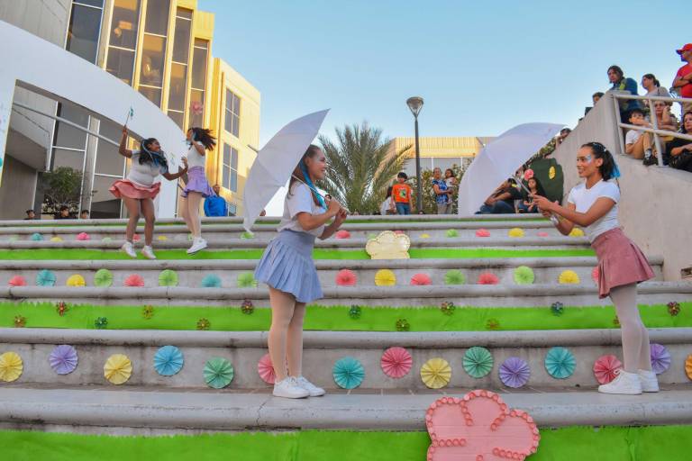 Con danza, juego y diversión celebran el Día del Niño