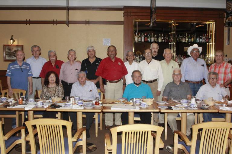 La Confraternidad Prevoriana celebra entre amigos
