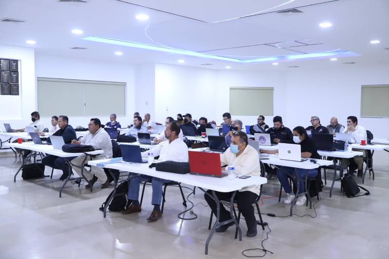 Se fortalecen integrantes del Colegio de Ingenieros Civiles de Mazatlán con capacitación