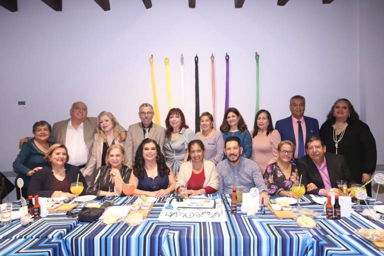 Convive la generación ‘Pioneros’ de la Escuela de Contabilidad y Administración de la UAS