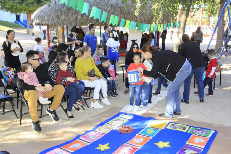 Participan papás, alumnos y maestros en la ExpoSenda