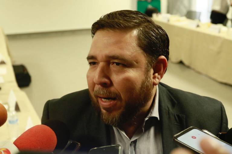 Declaraciones de Estrada Ferreiro son para justificar su mala actuación como gobernante, dice Diputado Marco Zazueta