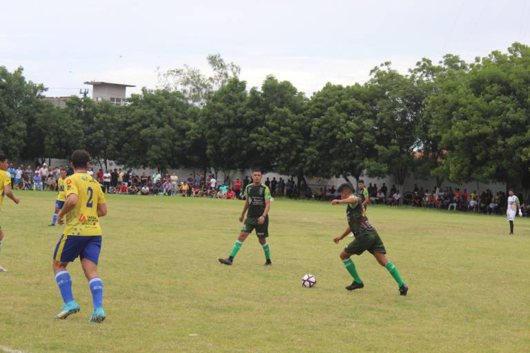 Boys de Villa Unión y Quelites igualan en el ‘Chile’ Gómez y definirán la serie en Elota